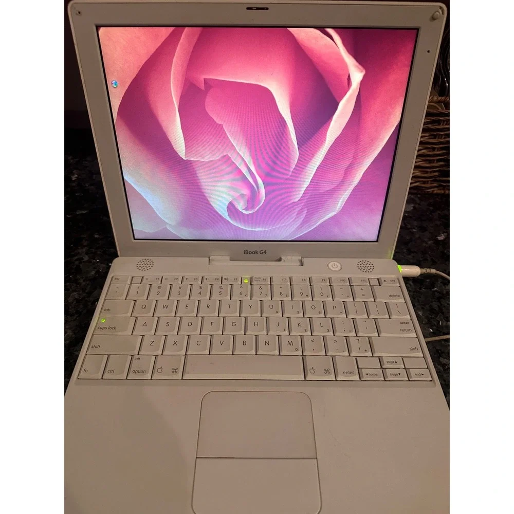 2005 Apple iBook G4 White Laptop PowerPC A1133
